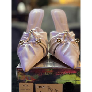 Women's AZALEA WANG White Ludvik Mules Size 8 with Gold Accents